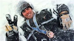 VĐV giành Huy chương đồng Olympic môn trượt ván tuyết qua đời vì...tuyết